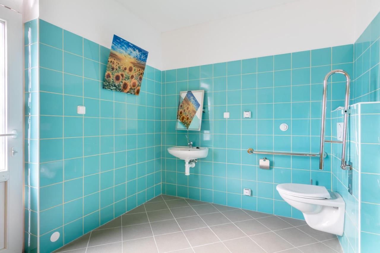 Farma Slunecny Dvur Apartmany A Family Stany Strecha Pod Strechou Hermanuv Mestec Exterior photo